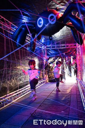 ▲今年德妮嗨派對以「種萌伴大鬧火焰山」為主題,三大遊戲館吸引大量親子闖關。(記者林東良翻攝,下同)