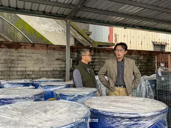 ▲▼民眾黨主席黃國昌走訪新北汐止營養午餐團膳廚房。(圖/民眾黨團提供)