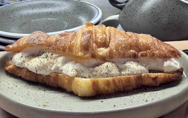 ▲▼板橋江子翠「蚓珈琲」,神祕巷口二樓老宅公寓居家風咖啡廳。(圖/部落客小虎提供)