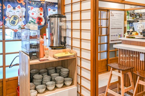 ▲▼圓山站旁日式老宅關東煮「円山駅」,百年木造古蹟改造空間,不能訂位預約只能現場候位。(圖/部落客周花花提供)