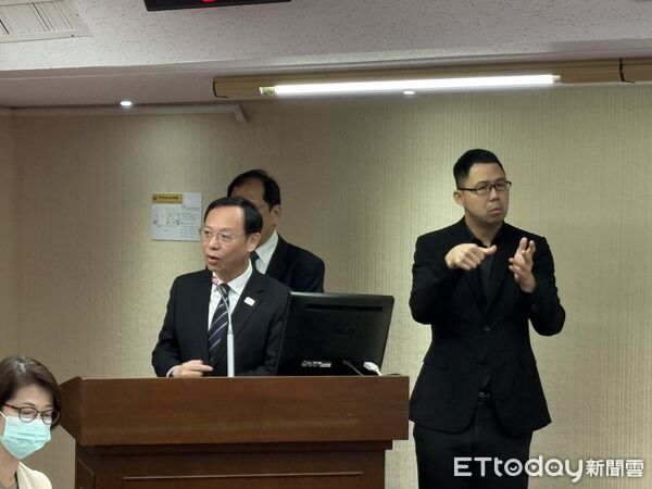 ▲▼衛福部長石崇良出席立法院社福衛環委員會。(圖/記者洪巧藍攝)