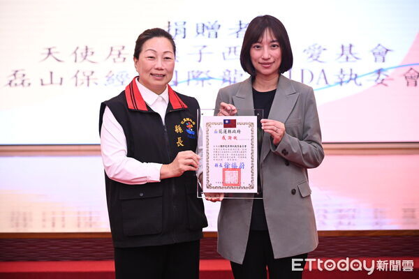 ▲▼前監察院長王建煊號召各界善心力量,捐贈總值超過新台幣127萬元整。(圖/花蓮縣政府提供,下同)