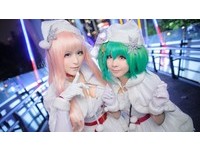 療癒系雙胞胎正妹cos白色聖誕　網友大讚：好萌！（圖／糖糖＆雙霜提供）