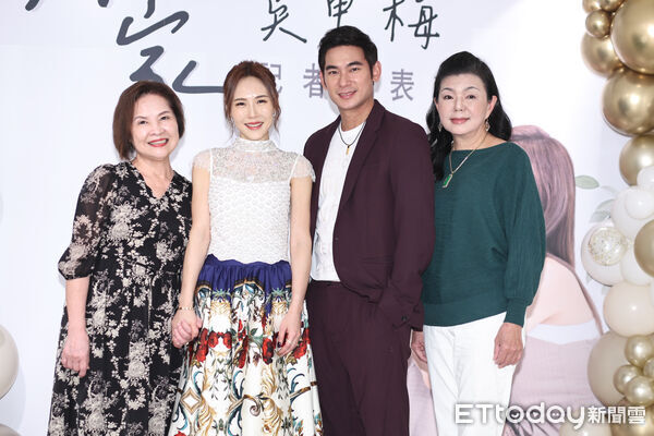 ▲▼ 吳申梅《外家》 平面餐會-合照。(圖/記者黃克翔攝)