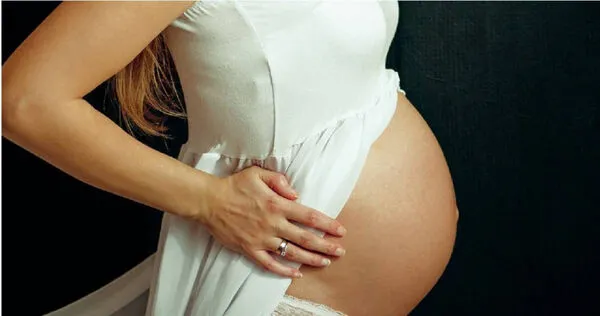 有網友分享自己懷孕38週時,仍被要求掃整棟樓梯,引起廣大網友共鳴與批評。(示意畫面/Pixabay)