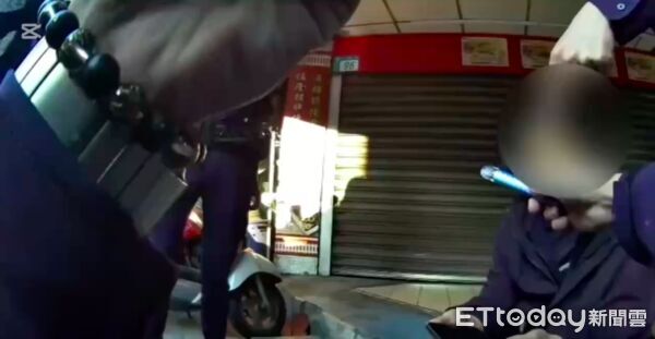 ▲▼李男吸安毒穿窄裙黑絲扮辣妹載方姓男網友,遭警查獲喪屍煙彈 。(圖/記者陳以昇翻攝)