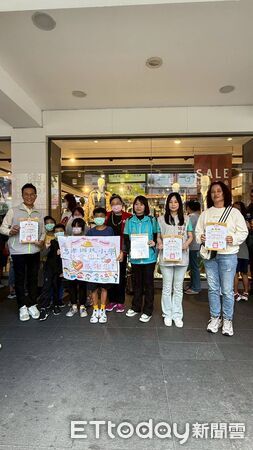 ▲「2025幸福NET」公益活動首度移師花蓮,邀請11校70位清寒學生挑選冬衣,為歲末添上溫暖。(記者林東良翻攝,下同)