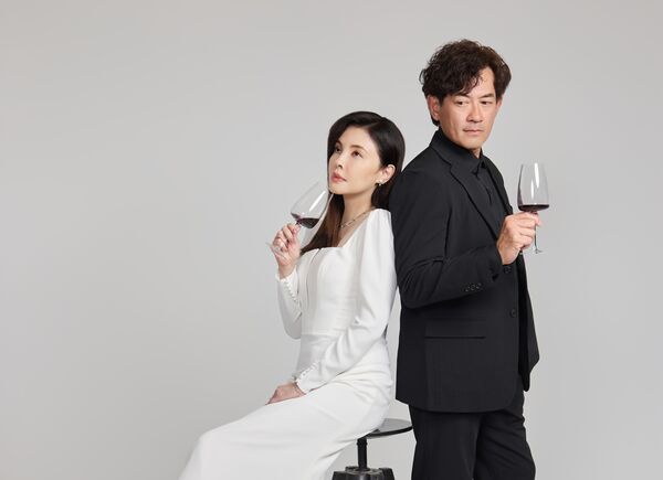 ▲《婚內失戀》舞台劇最終回封箱演出!柯叔元、何如芸、蔡昌憲、周曉涵、李玉璽、項婕如詮釋三種夫妻關係。(圖/艾彼新創股份有限公司提供)