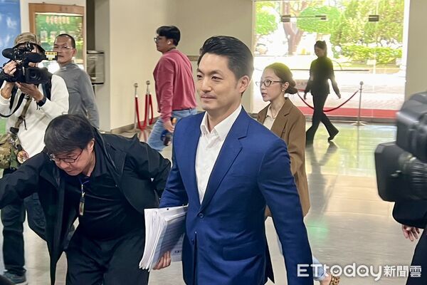 ▲▼台北市長蔣萬安受訪。(圖/記者鄭佩玟攝)