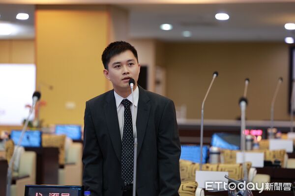 ▲國防部5.9億元RDX炸藥採購案,由室內裝修公司福麥國際得標,台南市議員蔡宗豪請國防部公開審查資料,接受監督機制檢驗,確保重大採購案公正透明。(記者林東良翻攝)