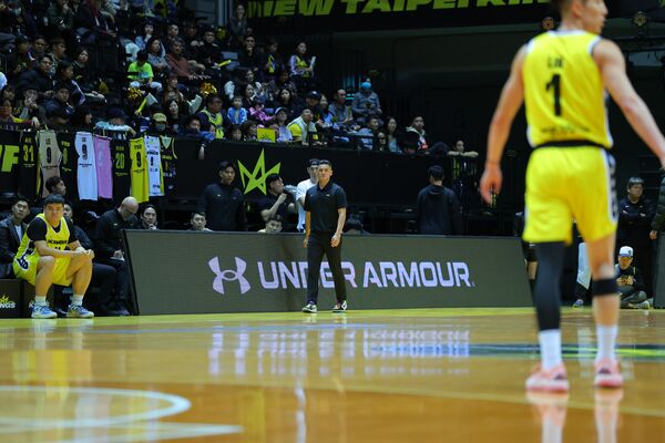 ▲UA X EASL 正式展開多年合作 為亞洲籃球開啟未來新篇章、UNDER ARMOUR積極投入亞洲籃球市場,全面支持東超的聯賽運作與球員發展。(圖/UA提供)