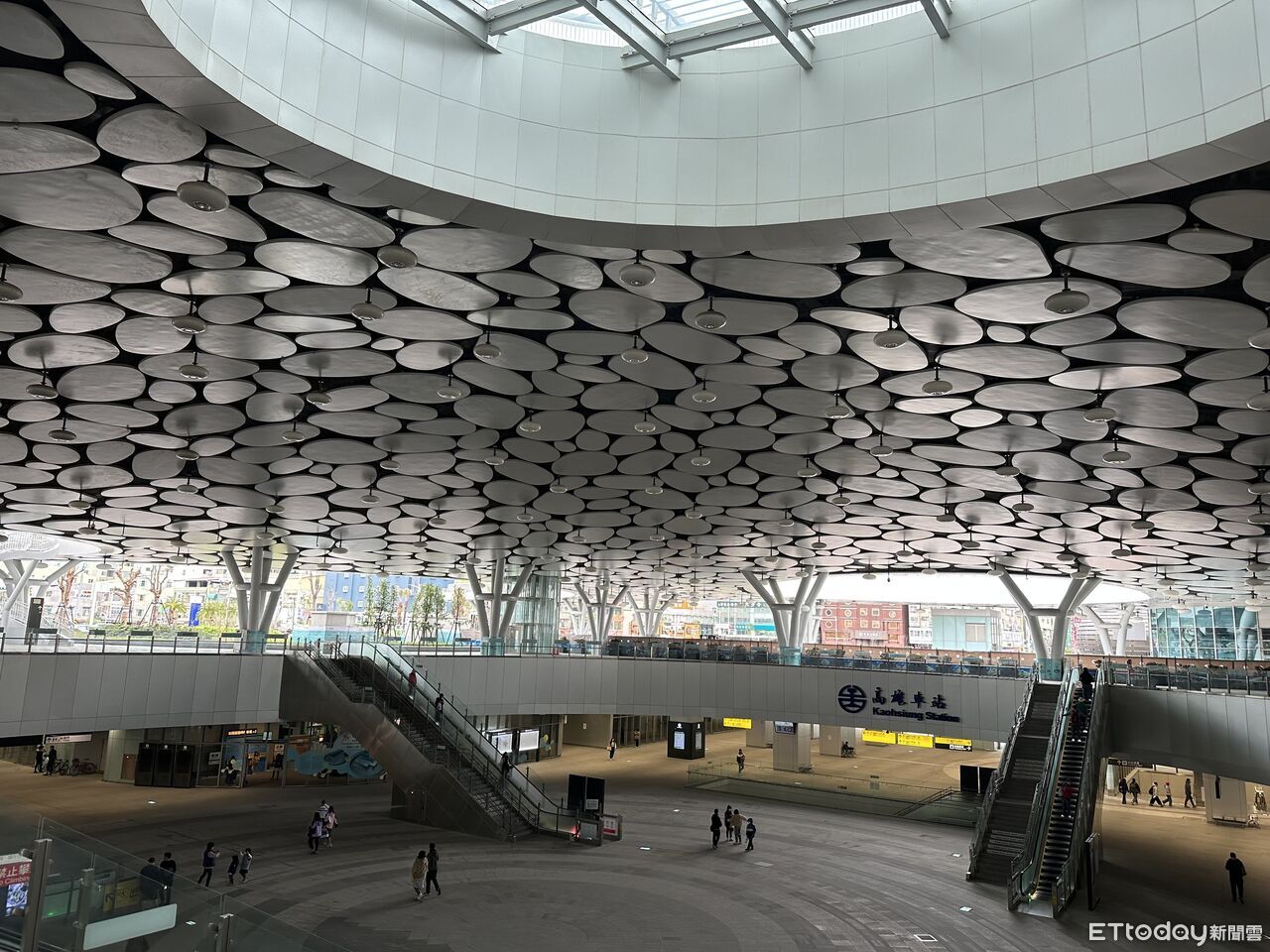 ▲高雄車站。(圖/記者蔡惠如攝)