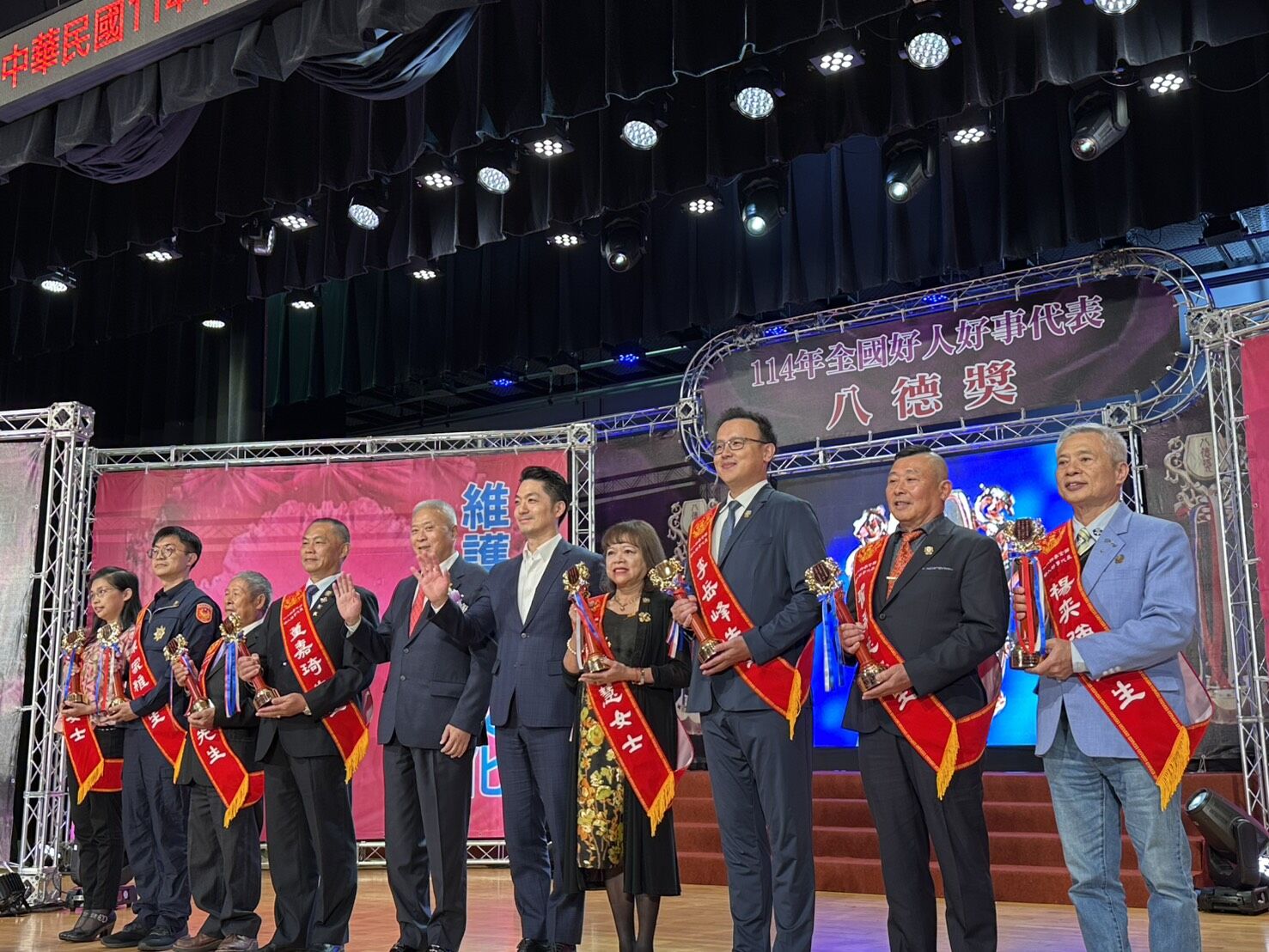 ▲▼中華民國表揚好人好事運動協會,蔣萬安,幸福,付出,好人。(圖/協會提供)