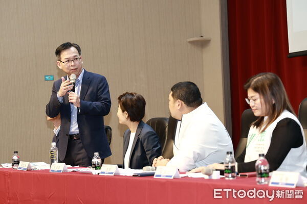 ▲立法院交通委員會赴南投縣考察,縣府爭取中央經費補助。(圖/記者高堂堯翻攝)