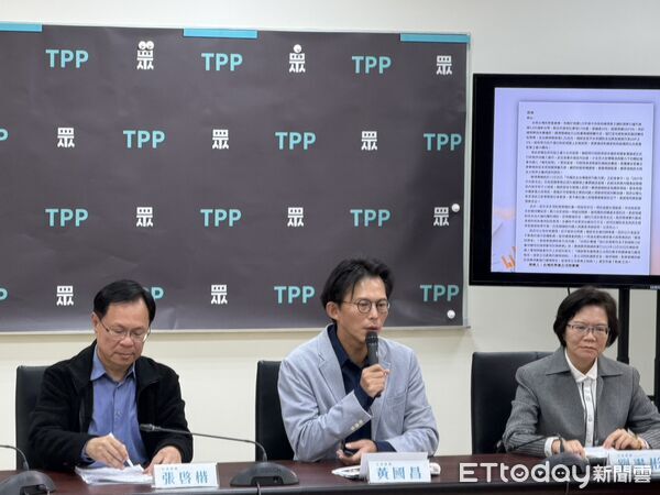 ▲▼民眾黨主席黃國昌出席黨團記者會。(圖/記者陳家祥攝)