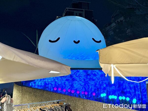 ▲2025心中山線形公園耶誕點燈。(圖/記者彭懷玉攝)