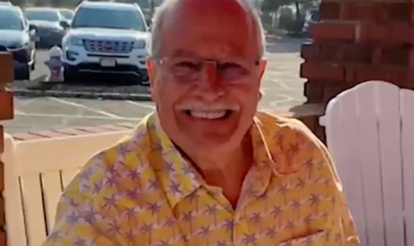 衝火場救女鄰居被讚英雄 警揭發「他就是縱火犯」謀殺罪被捕。(圖/翻攝自X)