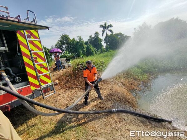 ▲台南市消防局將消防水源測試器材全面配發至53個外勤單位,提高未登記工廠審核效率。(記者林東良翻攝,下同)