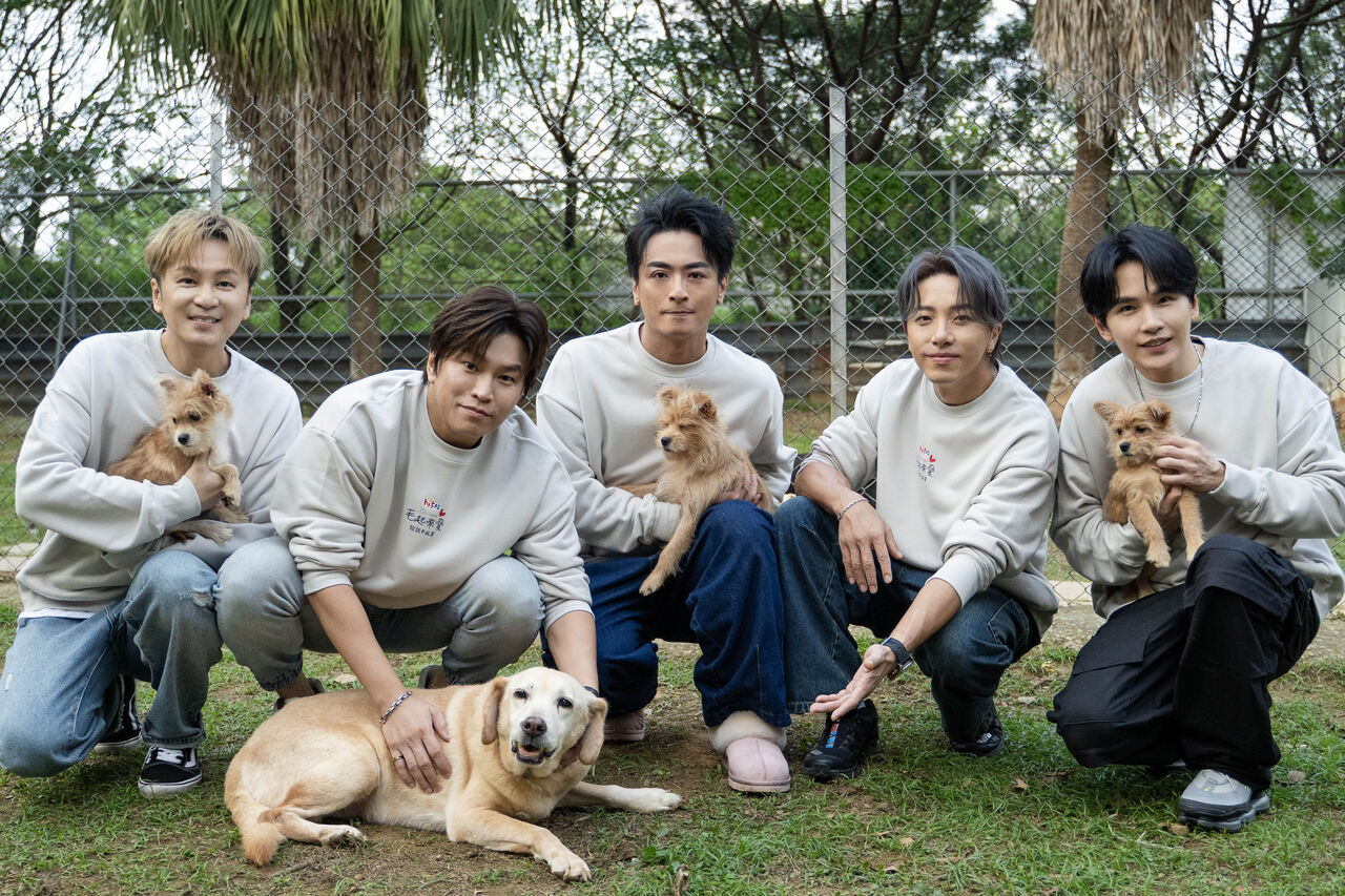 ▲▼愛心大使Energy親送1000公斤愛心飼料給「毛腿腿浪愛幸福協會」。(圖/Hit Fm聯播網提供)