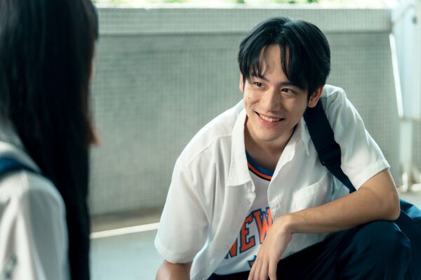 ▲竪屏短劇《記憶中的微笑》鎮萬鈞、吳思竺。(圖/聖緹雅醫療集團提供)