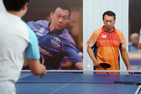 ▲游安順(左)與王彩樺在《恨女的逆襲》中飾演夫妻,從感情融洽演到怒目相對。(圖/華映娛樂提供)