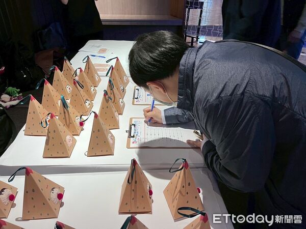 ▲新樓醫院血友病暨特殊血液病照護中心舉辦「2025暖心聖誕 新知同行」歲末衛教活動,邀病友及家屬共度溫馨時光。(記者林東良翻攝,下同)