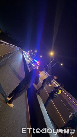 ▲▼ 台鐵志學站盧姓副站長騎車下班,行經木瓜橋時發生車禍昏迷中 。(圖/民眾提供)