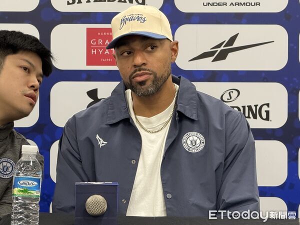 ▲辛特力回歸富邦勇士效力,笑稱就像回家一樣。(圖/記者杜奕君攝)