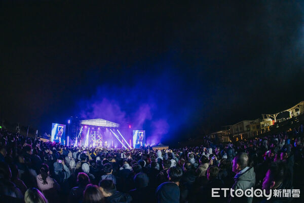 ▲2025西拉雅5COOL音樂節首日登場,官田遊客中心湧入破萬名樂迷。(記者林東良翻攝,下同)