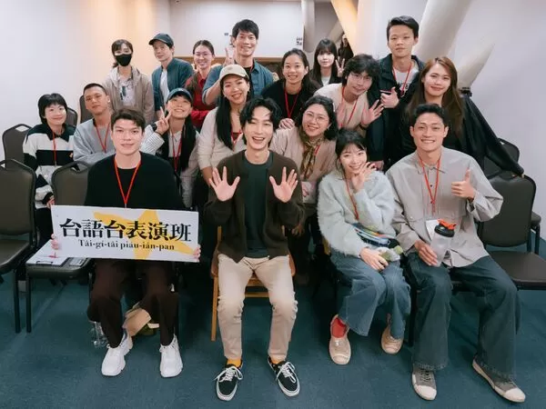 ▲黃河助陣「台語台表演班」,一現身就讓學員尖叫。(圖/公視台語台提供)