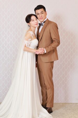 ▲《好運來》吳政澔、張家瑋婚紗照曝光。(圖/民視提供)