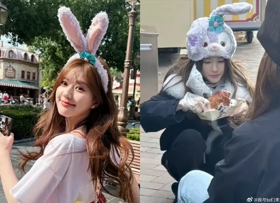 ▲趙露思現身迪士尼。(圖/翻攝自微博)