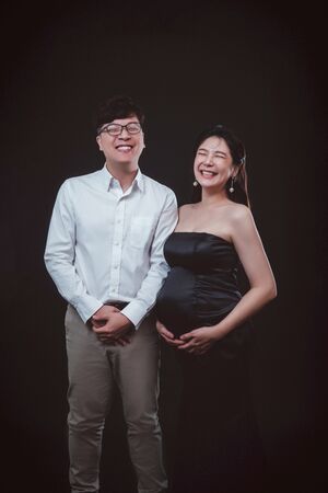 ▲▼鄭亦真宣布懷孕將暫別主播台,挺超大孕肚拍絕美寫真 。(圖/wedding 21韓式婚紗攝影)