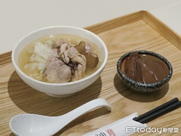 ▲▼大師兄銷魂麵舖推出「麻油薑泥雞湯」系列。(圖/大師兄銷魂麵舖提供)