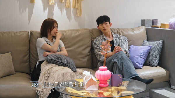 ▲▼ 男友在當兵⋯她分手3月改愛男友兄弟!《換乘3》周元痛罵:太過分。(圖/翻攝自愛奇藝國際站、周元YouTube)