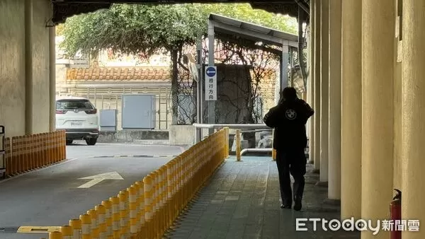 ▲▼ 新莊今晨惡火 16歲少女亡板橋殯儀館相驗 。(圖/記者陳以昇攝)