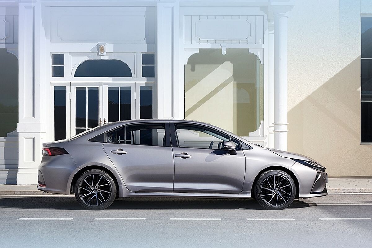 ▲改款新TOYOTA Corolla外型更帥、空間更大!大陸將於12/21上市。(圖/翻攝自TOYOTA)