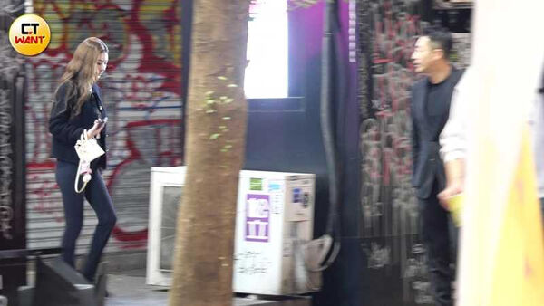 獨家/直擊汪小菲力挺好友李進良新作 孕妻馬筱梅曲線玲瓏會藏肚