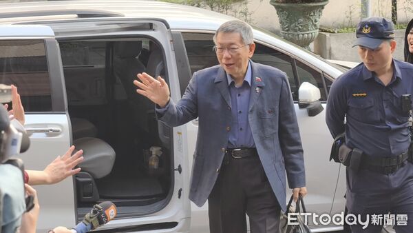 ▲柯文哲涉犯的京華城等案,今(15日)起在台北地院開始言詞辯論,庭訊錄音錄影「公開播送」也開始錄製。(圖/記者黃哲民攝)