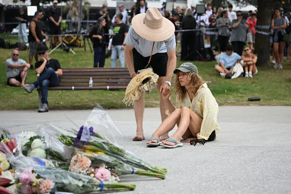 ▲▼ 澳洲雪梨知名海灘14日發生槍擊事件。(圖/路透)