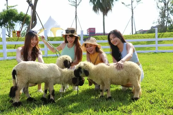 ▲麗寶樂園內全新「美樂地親子農場」試營運期間,樂園遊客免費體驗。(圖/業者提供)