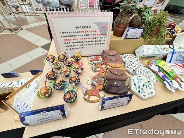 ▲台南市政府舉辦「2025年度國民健康業務成果展」,以「台南健康宇宙城」呈現公共衛生政策成果。(記者林東良翻攝,下同)