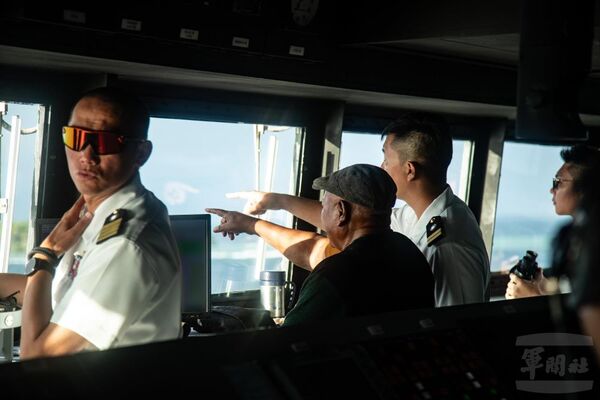 駕駛臺展現高度專業能力 縝密規劃確保航行安全