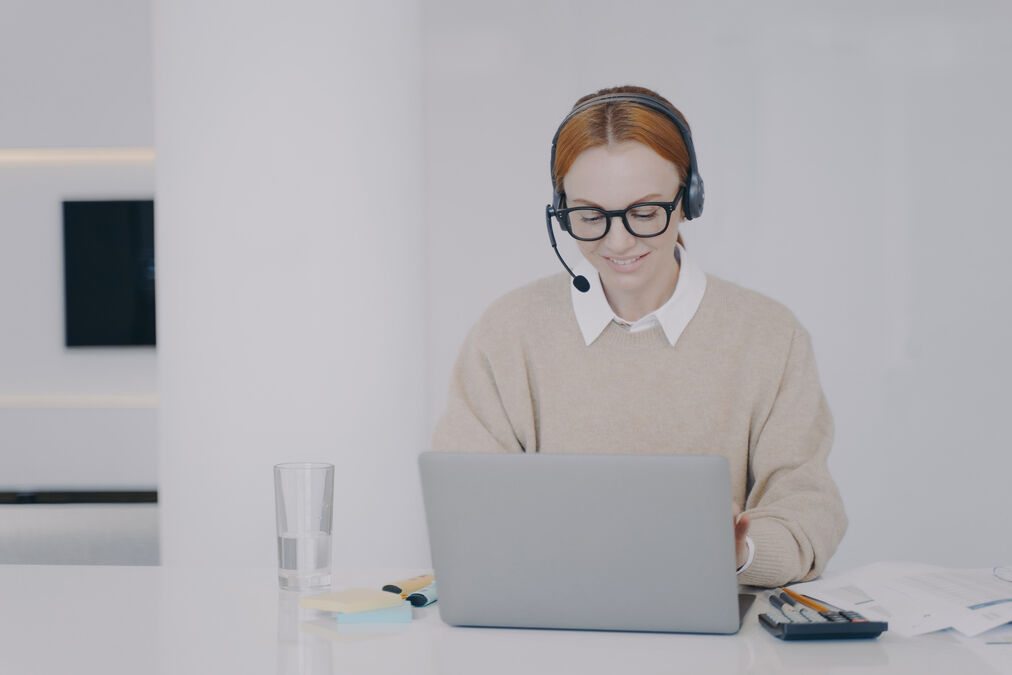 ▲▼簡報,工作,報告,電腦,線上會議,會議,。(圖/達志示意圖)