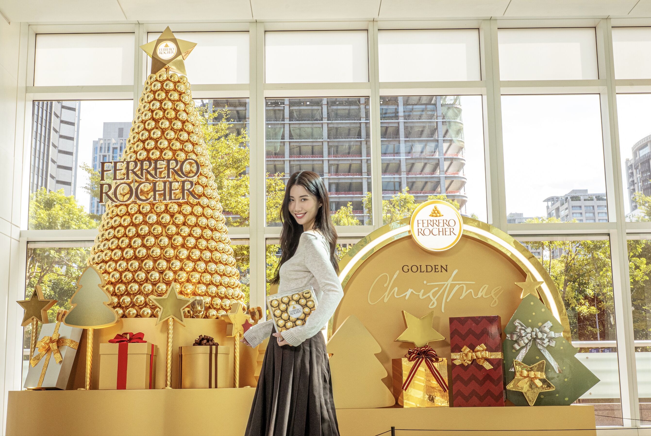 ▲▼FerreroRocher,費列羅金莎,聖誕節,聖誕樹,101,金色。(圖/業者提供)