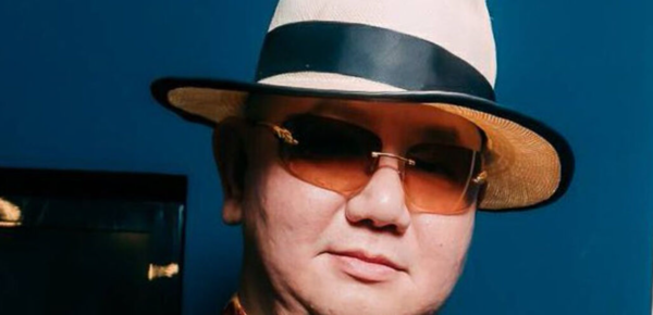 ▲聖石金業前董事長邱薡荿透過網路社群開啟SM養女奴拍片計畫,投資人購金款疑遭挪用。(圖/記者張君豪翻攝)