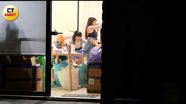 婦唱夫隨1/熊熊拚直播賣貨醞釀二胎 帥哥老公當神隊友溫馨接送