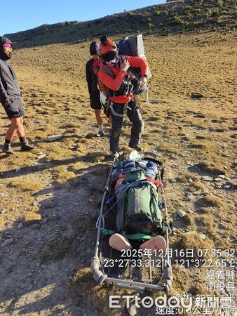 ▲▼ 花蓮大水窟山屋一名27歲山友出現肺水腫情形,緊急救援送醫。(圖/記者王兆麟翻攝,下同)