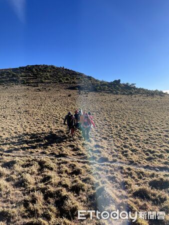 ▲▼ 花蓮大水窟山屋一名27歲山友出現肺水腫情形,緊急救援送醫。(圖/記者王兆麟翻攝,下同)