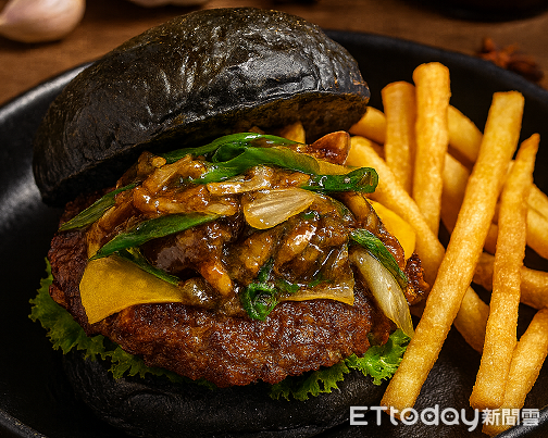 ▲東方聖誕節12/19快閃圓山花博。(圖/有趣市集提供)